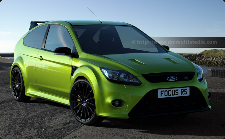 Ford Focus MK2 RS in Ultimate Green in the late evening sun, down by the harbour