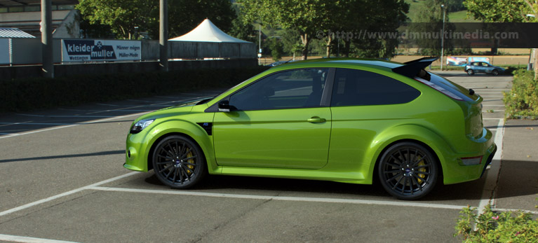 Ford Focus MK2 RS in Ultimate Green in a studio setup